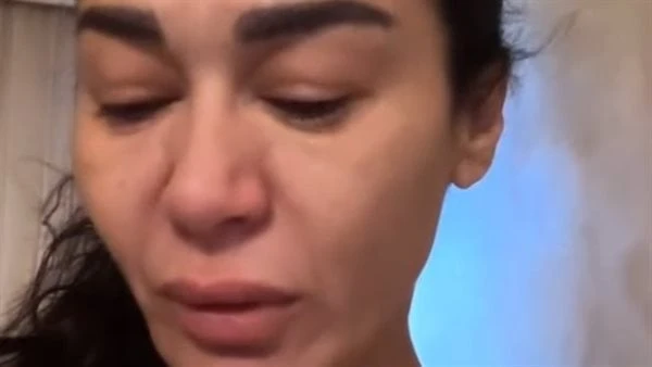 قلبي مات .. نادين الراسي تنهار من البكاء في ذكري وفاة شقيقها أحيت الفنانة اللبنانية نادين الراسي ، عبر صفحتها الشخصية على موقع التواصل الإجتماعي الشهير إنستجرام ، ذكري وفاة شقيقها