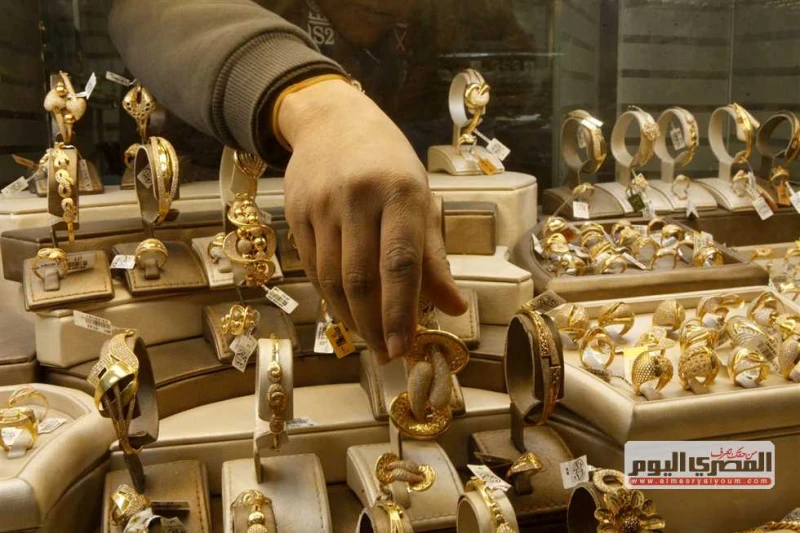 بعد وصول سعر الذهب لرقم قياسي.. رئيس الشعبة يكشف توقعات الفترة المقبلة (تفاصيل) قال هاني ميلاد رئيس شعبة الذهب بالغرفة التجارية، إن أسعار الذهب