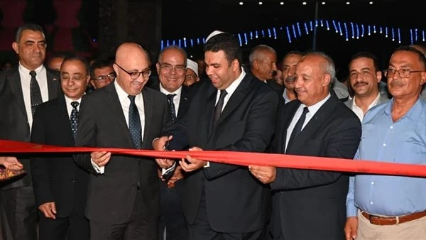 بهي الدين ونائب محافظ السويس يفتتحان الدورة الثانية ل معرض الكتاب صور تحت رعاية الدكتور أحمد فؤاد هنو، وزير الثقافة، افتتح مساء اليوم، الدكتور أحمد