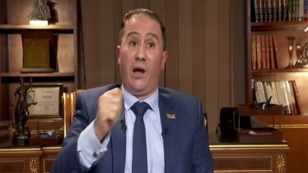 بعد زلة لسانها مع عمرو أديب.. المستشار ياسر قنطوش يعلن تنحيه عن قضايا شيرين عبد الوهاب أصدر المستشار القانوني ياسر قنطوش بيانا صحفيا، أعلن فيه تنحيه