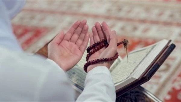 النشرة الدينية 3 أماكن في منزلك تسكنها الشياطين .. وصيغة جامعة ل الصلاة على النبينشر موقع افاق عربية، خلال الساعات الماضية، عددا من الأخبار الدينية والفتاوى المهمة التي تشغل الأذها