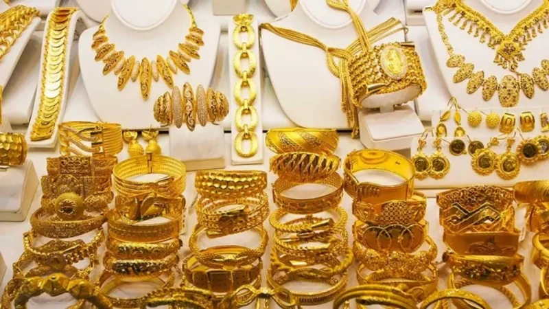 عيار 21 وصل كام؟أسعار الذهب اليوم في محلات الصاغةيهتم الكثير من الأشخاص بأسعار الذهب في محلات الصاغة بشكل يومي؛ حيث أن شريحة كبيرة من الأفراد يفضل