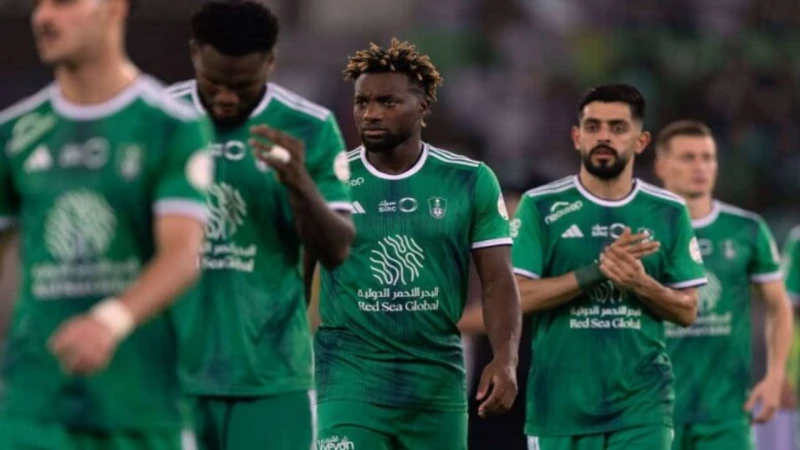 نجم الأهلي يقترب من الرحيل.. وثلاثة أندية سعودية تتنافس على ضمهمع استمرار تحركات الأندية السعودية لتعزيز صفوفها خلال فترة الانتقالات الصيفية؛ يبدو أن