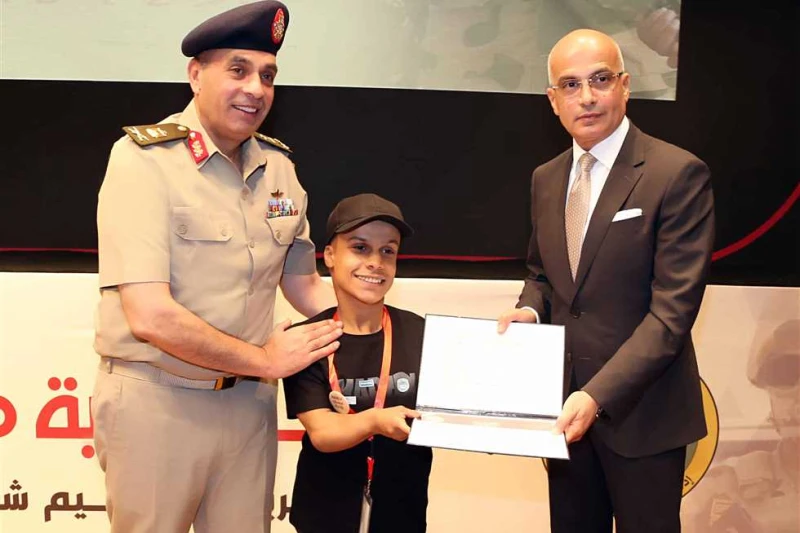 التجنيد والتعبئة تقدم تيسيرات للطلاب من ذوي الهمم بجامعة عين شمس استمرارا لتوجيهات القيادة العامة للقوات المسلحة بتقديم كافة أوجه الدعم والرعاية لذوى الهمم تماشيا مع منظومة الرعاية