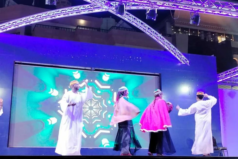 في صيف مطروح.. فنون شعبية لفرقة أسوان وورش متنوعة شهد مسرح النادي الاجتماعي ب مرسى مطروح اليوم السبت، استمرار فعاليات عروض الفنون الشعبية لفرقة أسوان