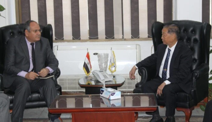 البحوث الزراعية يبحث مع وفد صيني فرص التعاون بين الجانبيناستقبل الدكتور عادل عبد العظيم، رئيس مركز البحوث الزراعية، وفدا صينيا خلال زيارتة لمصر وذلك