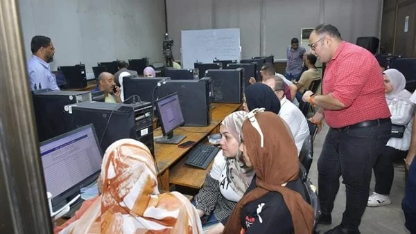 موظفون مختصون لتقديم المعلومات.. جامعة القاهرة تستقبل طلاب الثانوية العامة لتسجيل رغباتهماستقبلت صباح اليوم معامل تنسيق جامعة القاهرة، بمقارها بكليات