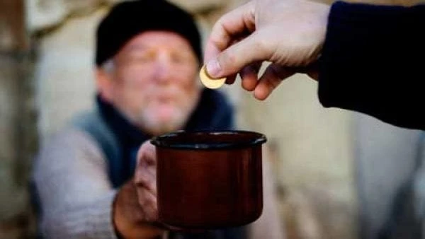 أمينة الفتوى: يمكن إنفاق الزكاة على تعليم المحتاج أجابت الدكتورة زينب السعيد، أمينة الفتوى بدار الإفتاء المصرية، عن الفرق بين المسكين والفقير وابن