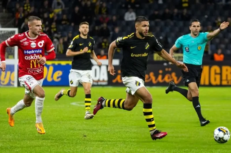 ملخص أهداف ومهارات الفلسطيني عمر فرج المهاجم المرشح للأهليعمر فرج، لاعب نادي آيك سالونا السويدي، يتجه نحو الانضمام إلى فريق النادي الأهلي، خلال فترة الانتقالات الصيفية الحالية، وفق