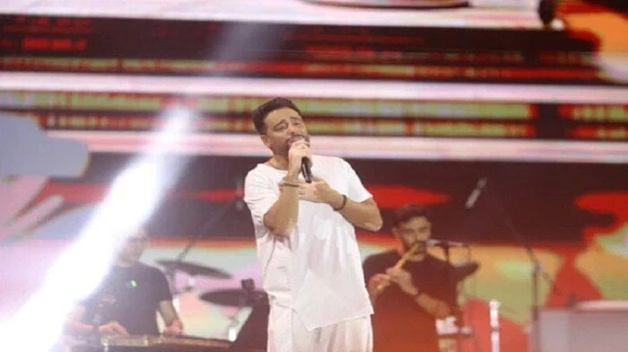 بدأه بأغنية عرفتو ليه.. تفاصيل حفل رامي جمال في مهرجان العلمين الجديدةتألق الفنان رامي جمال في حفله بمهرجان العلمين في نسخته الثانية، الذي شهد إقبال