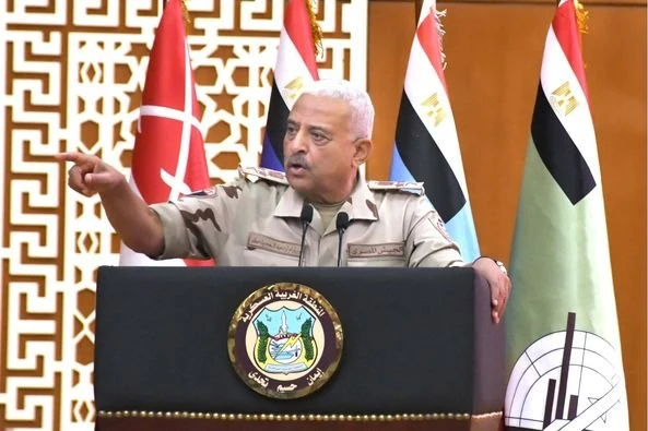 وزير الدفاع يلتقي رجال القوات المسلحة بالمنطقة الغربية العسكرية.. صورالتقى الفريق أول عبد المجيد صقر القائد العام للقوات المسلحة وزير الدفاع والإنتاج