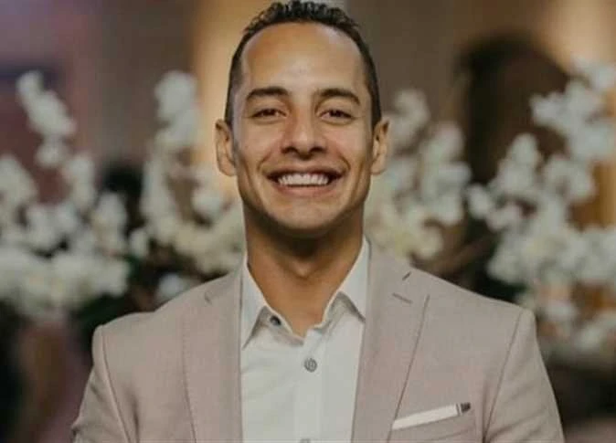 عمرو وهبة يروج ل الحلقة الأولى من مسلسل ساحل ومسحول (فيديو) عمرو وهبة افاق عربيةأعلن الفنان عمرو وهبة، عبر حسابه الرسمي بموقع تداول الصور والفيديوهات