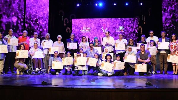 البوابة ستار: عن هموم مرضى السرطان.. رئيس المهرجان القومي للمسرح يكرم نجوم سحر الحياة اقرأ في أفاق عربية عن هموم مرضى السرطان رئيس المهرجان القومي