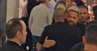 حماقى وياسر جلال وأشرف زكى وهيثم شاكر ونجوم الكرة فى عزاء والد أحمد صلاح حسنى تعرف على التالي حماقى وياسر جلال وأشرف زكى وهيثم شاكر ونجوم الكرة فى عزاء والد أحمد صلاح حسنى، حرص عدد