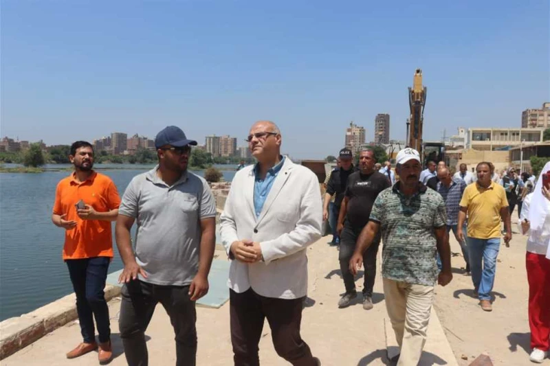ممشى أهل مصر.. محافظ القليوبية يتابع إزالة التعديات على حرم نهر النيل ببنها تابع المهندس أيمن عطيه محافظ القليوبية، الحمله المكبره لإزالة التعديات