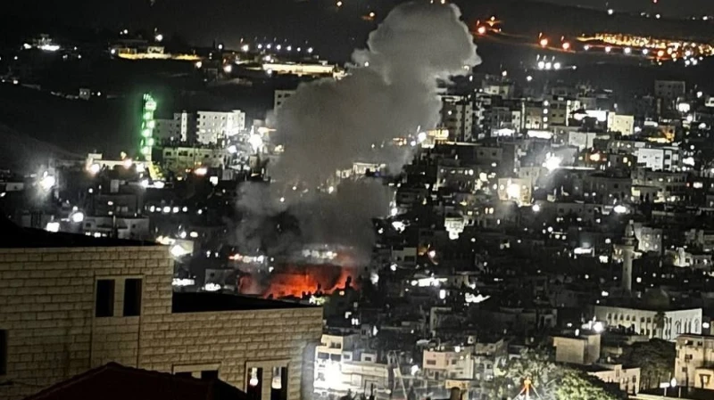 الحرب على غزة أحزمة نارية وانفجارات عنيفة تهز مدينة غزة تقرير بريطاني عن خروج السنوار من أنفاق غزة وتنقله بحرية مستخدما حيلة لجأ لها الموساد لاغتيال