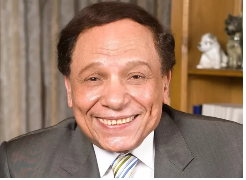 سعودي يحتفل بعيد ميلاد الزعيم عادل امام في موسكوظهرت في شوارع العاصمة الروسية موسكو لقطة طريفة لمواطن سعودي يتجول بسيارته الشخصية قرب الساحة الحمراء،