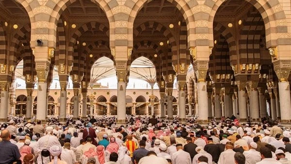 خطيب المسجد النبوي: العاقل يتوقف برهة في طريق رحلته بهذه الدنياقال الشيخ الدكتور أحمد الحذيفي ، إمام وخطيب المسجد النبوي، إن العاقل وهو يقطع طريق