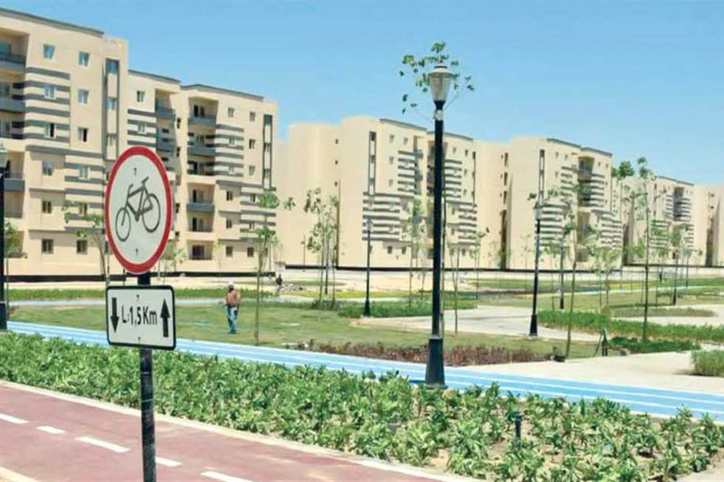 تسليم 24 ألف وحدة للحاجزين بسكن لكل المصريين قريبا تفقد المهندس وائل موسى، المستشار الفنى لوزارة الإسكان، يرافقه المهندس محمد عبدالمقصود، رئيس جهاز