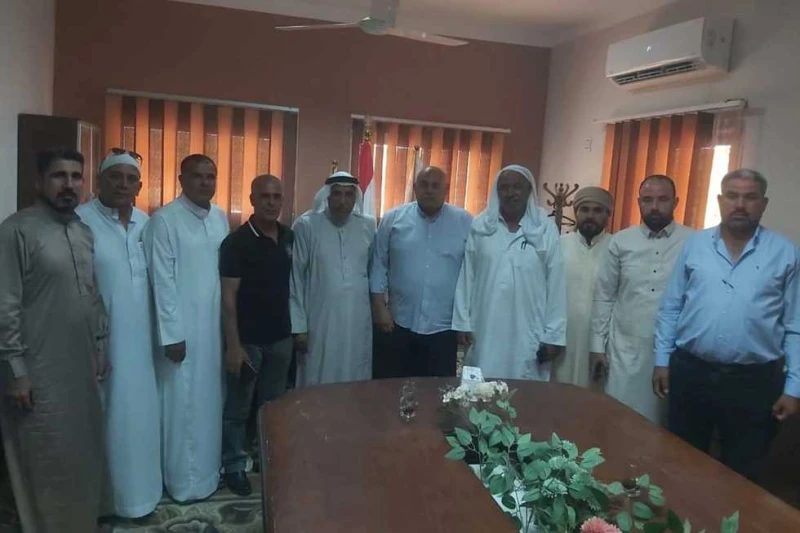 شيوخ ورؤساء القبائل فى بورسعيد الجديدة لمناقشة مقترحات توفيق الأوضاع التقى المهندس طارق جمال الدين، رئيس جهاز مدينة بورسعيد الجديدة- سلام، بعدد من شيوخ ورؤساء القبائل البدوية المتو