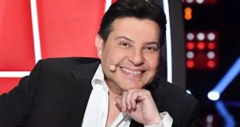 هاني شاكر يمازح جمهوره بلبنان بعد هطول الأمطار افاق عربية - مازح الفنان هاني شاكر، جمهوره بلبنان خلال تصريحات صحافية على هامش بروفة حفله الغنائي الذي أحياه أمس الجمعة في العاصمة ال