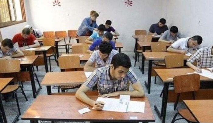 طلاب الثانوية العامة يؤدون اليوم امتحانات الدور الثاني في اللغة الأجنبية الثانية والتربية الوطنيةيؤدى طلاب الثانوية العامة بشعبتيها الأدبية والعلمية