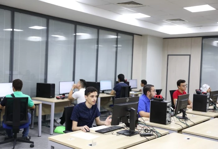 50 ألف طالب يسجلون في تنسيق المرحلة الأولى للقبول بالجامعات أعلن مكتب التنسيق للقبول بالجامعات والمعاهد، اليوم الثلاثاء، أن طلاب المرحلة الأولى من