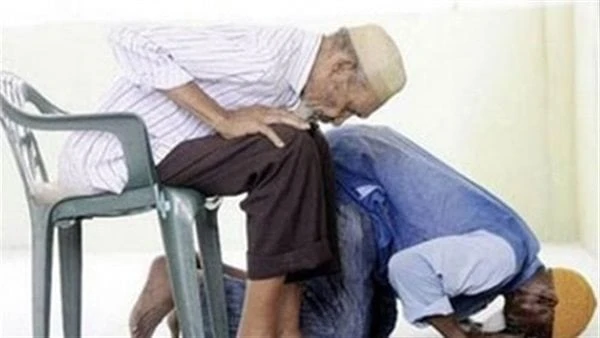 هل يجوز الصلاة جالسا عند الشعور بالتعب؟ الإفتاء تجيبهل يجوز الصلاة جالسا عند الشعور بالتعب؟ سؤال أجابته دار الإفتاء المصرية من خلال موقعها الرسمي،