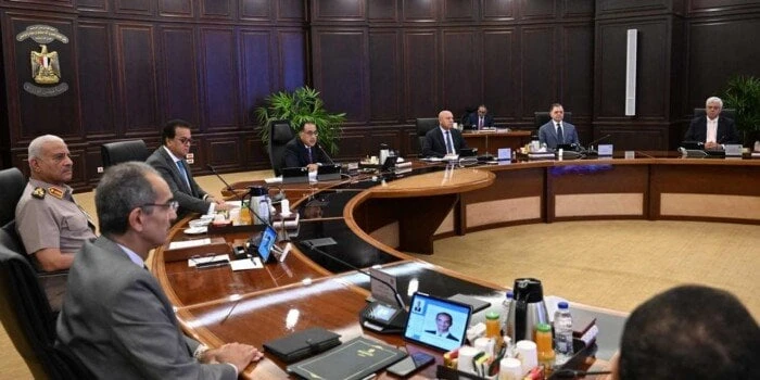 مدبولي يوجه بوجود مقرات دائمة على مدار العام لمعارض أهلا رمضان وأهلا مدارس جانب من اجتماع رئيس الوزراءقال الدكتور مصطفى مدبولى، رئيس مجلس الوزراء،