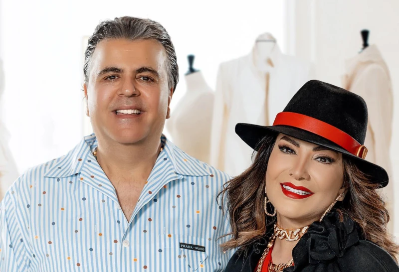 جمال سنان يحتفل بنجاح البيت الملعون مع شريكة النجاحات هدى حسين احتفل المنتج اللبناني، جمال سنان، بنجاح مسلسل البيت الملعون بعد انتهاء عرضه على منصة