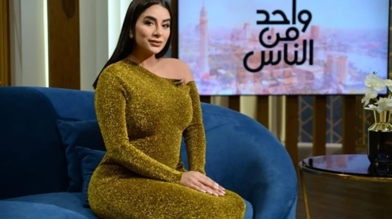 رضيعة تحت الشمس.. جوري بكر تستنجد بالجمعيات الخيرية (خاص) كشفت الفنانة جوري بكر أنها صادفت سيدة وطفلتها صباح اليوم في الشارع تحت أشعة الشمس الحارقة، وقررت إيواءهما في منزلها إلى أن