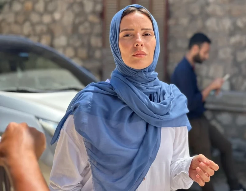 إيمان العاصي تقتحم عالم البطولة المطلقة بمسلسل برغم القانونتعيش النجمة إيمان العاصي، حالة من التألق الفنى، حيث تصور على قدم وساق مسلسلها الجديد برغم القانون، هذا العمل الدرامي المر