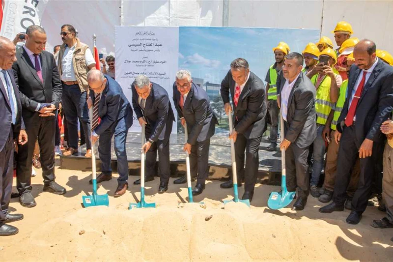 اقتصادية قناة السويس: وضع حجر أساس مشروع ملابس جاهزة تركي بالقنطرة غرب باستثمارات 40 ملون دولار شهد وليد جمال الدين، رئيس الهيئة العامة للمنطقة
