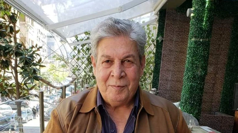 وفاة نجم النجوم الممثل القدير سمير شمص وهذه تفاصيل الدفن والعزاء توفي الممثل والكاتب اللبناني سمير شمص، عن عمر ناهز ال ٨١ عاما. وقد نعى نقيب الممثلين نعمة بدوي الراحل عبر حسابه الر