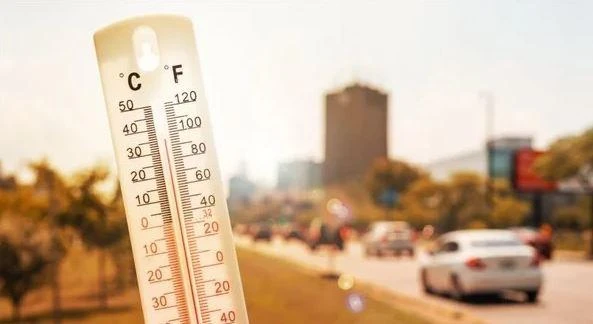 حالة الطقس اليوم.. تتوقع هيئة الأرصاد الجوية، أن يشهد اليوم الثلاثاء 20 أغسطس طقس شديد الحرارة، رطب نهارا على أغلب الأنحاء، حار رطب على السواحل