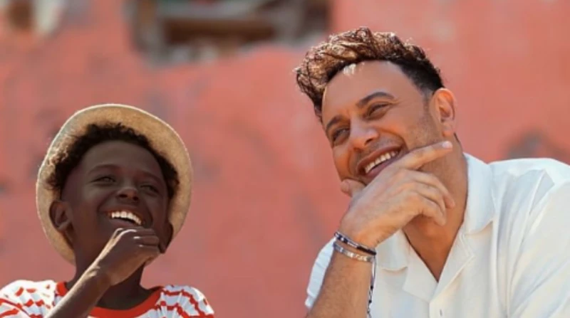 مصطفى قمر يروج لأغنية صناعة مصرية بعد غياب 11 شهرا عن الساحة الفنية؛ يستعد الفنان مصطفى قمر، لطرح أغنية جديدة تحت عنوان صناعة مصرية، خلال الفترة