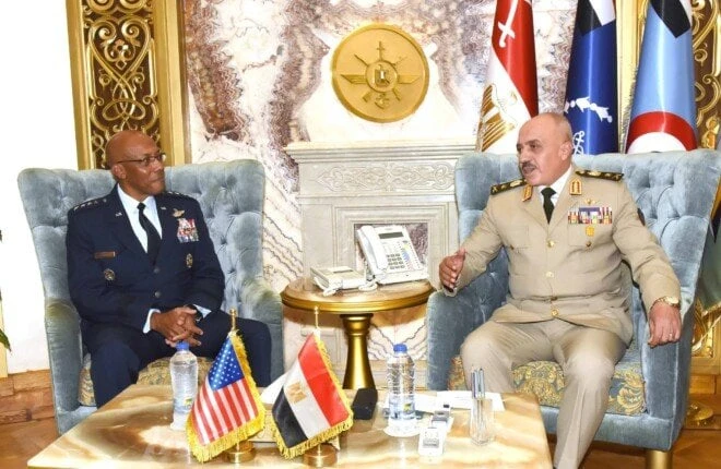 الفريق أحمد خليفة يلتقي رئيس هيئة الأركان المشتركة الأمريكية (فيديو وصور) مراسم استقبال رئيس هيئة الأركان المشتركة الأمريكيةالتقى الفريق أحمد خليفة