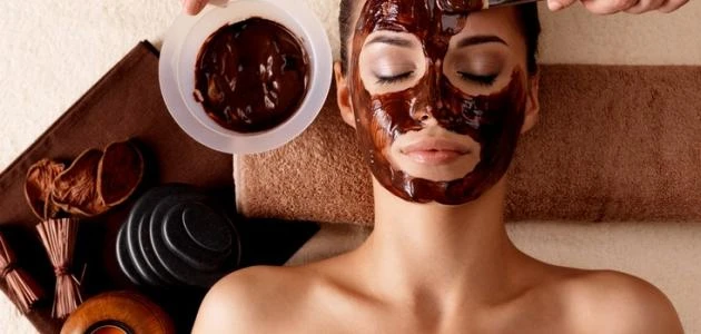 طريقة عمل ماسك القهوة للعناية بالبشرةالقهوة ليست فقط مشروبا لذيذا يزيد من طاقتك في الصباح، ولكنها تحتوي أيضا على خصائص مذهلة للعناية بالبشرة. تحتوي القهوة على مضادات الأكسدة التي ت