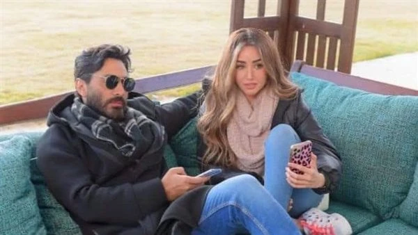 حقيقة خطوبة تامر حسني وهنا الزاهد.. أشهر الصور التي جمعت بينهماتداول رواد السوشيال ميديا ، شائعات حول خطوبة الفنان تامر حسني من الفنانة هنا الزاهد،