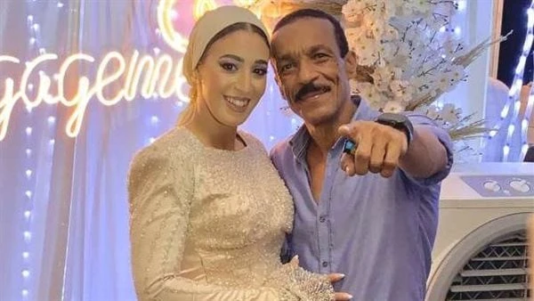محمد فاروق شيبا يحتفل بخطبة ابنته .. صور احتفل الفنان محمد فاروق شيبا بخطوبة ابنته مريم على شاب من خارج الوسط الفني.ونشر الفنان محمد فاروق شيبا صورا