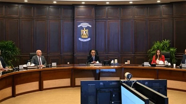 رئيس الوزراء يتابع موقف جاهزية المتحف المصري الكبير للافتتاح وأعمال تطوير المنطقة عقد اليوم الدكتور مصطفى مدبولي، رئيس مجلس الوزراء، اجتماعا لمتابعة