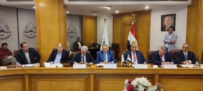 العشري: يجب الاستفادة من علاقاتنا السياسية المتنامية لدعم علاقاتنا الاقتصاديةالقاهرة التجارية خلال لقاء وزير خارجية سيريلانكااستقبلت غرفة القاهرة