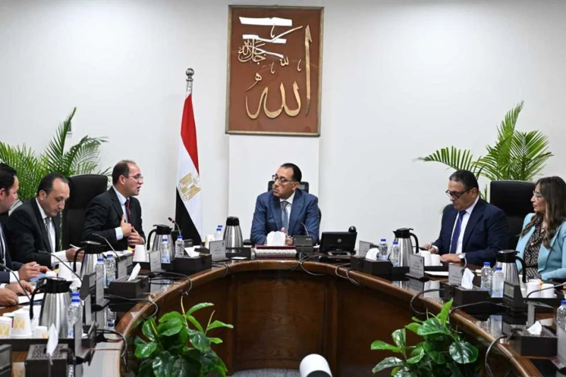 مدبولي يتابع مع وزير المالية جهود خفض الدين العام (تفاصيل) التقى الدكتور مصطفى مدبولي، رئيس مجلس الوزراء، مساء اليوم، بمقر الحكومة بمدينة العلمين