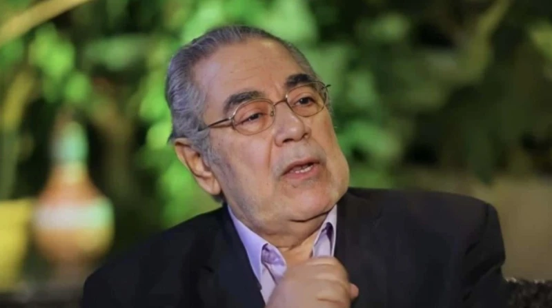 بعد نقله للمستشفى.. صبري عبدالمنعم: الأطباء لحقوني بالأدوية كشف الفنان صبري عبدالمنعم، تطورات حالته بعد تعرضه لأزمة صحية مفاجئة خلال تصويره أحد