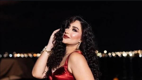 فستان لافت .. بوسي تخطف الأنظار بجمالها في أحدث ظهورشاركت الفنانة بوسي، متابعيها بصور جديدة لها عبر خاصية ستوري من خلال حسابها الشخصي على موقع تبادل