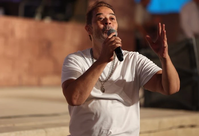 مدحت صالح: وجودي وسط جمهور مهرجان القلعة يبعث لي الكثير أعرب الفنان مدحت صالح، عن سعادته بالنجاح الكبير الذي حققه حفله، الذي أحياه بالأمس ضمن فعاليات