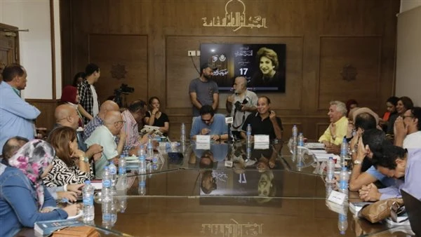 البوابة ستار: مسرحيون يناقشون الواقع والمأمول في المهرجان القومي اقرأ في أفاق عربية مسرحيون يناقشون الواقع والمأمول في المهرجان القومي، نظم المهرجان