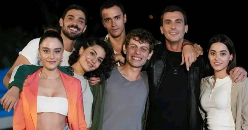 الفن و المشاهير: بالصور- بطل مسلسل المتوحش يحتفل بخطوبته من حبيبته شاهد المقال التالي من صحافة لبنان عن بالصور بطل مسلسل المتوحش يحتفل بخطوبته من