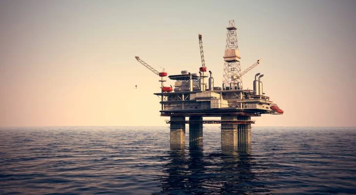 ارتفاع أسعار النفط عالميا بعد اقترابها من ذروة البيع _الأخبار شاهد المقال التالي من صحافة الأردن عن ارتفاع أسعار النفط عالميا بعد اقترابها من ذروة