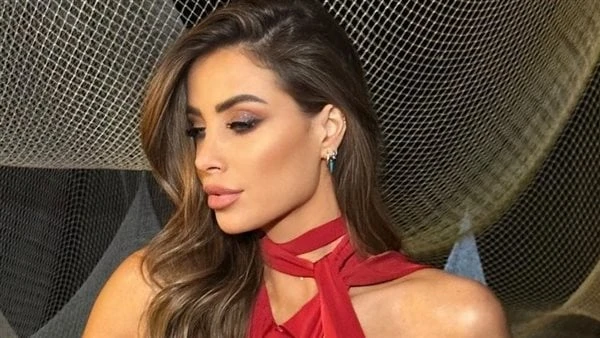 توب هاي ستوميك.. أنابيلا هلال تتألق بالأسود في أحدث ظهورشاركت المذيعة اللبنانية أنابيلا هلال صورا جديدة مع متابعيها، ونشرتها عبر حسابها الرسمي على موقع التواصل الاجتماعي إنستجرام،